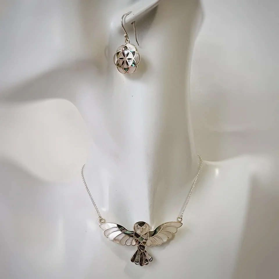 Owl Abalone Nacre Onyx Necklace