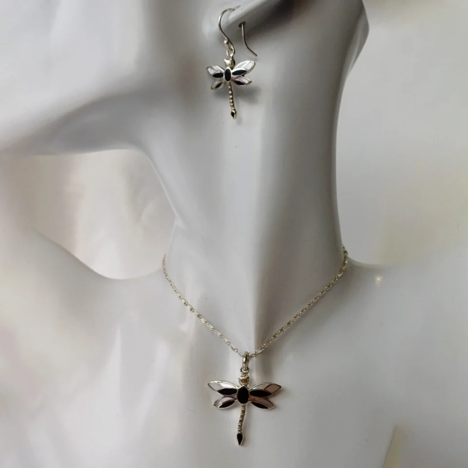 Dragonfly Nacre & Onyx Pendant